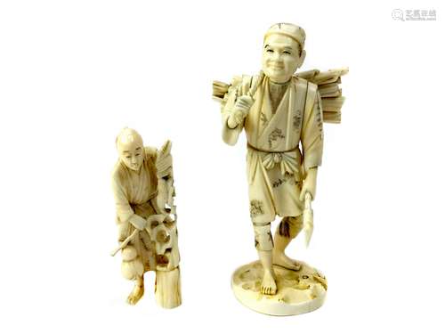 A LOT OF TWO JAPANESE IVORY CARVINGS