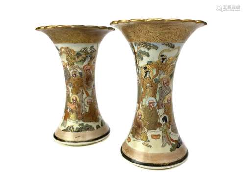 A PAIR OF JAPANESE SATSUMA VASES