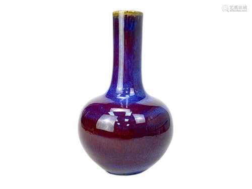 A 19TH CENTURY CHINESE BOTTLE SHAPED VASE