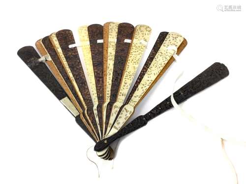 AN EARLY 20TH CENTURY CHINESE FAN