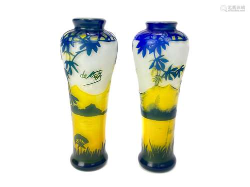 A PAIR OF DE VEZ CAMEO GLASS VASES