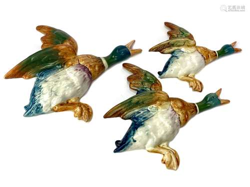A GRADUATED SET OF FIVE BESWICK FLYING GEESE