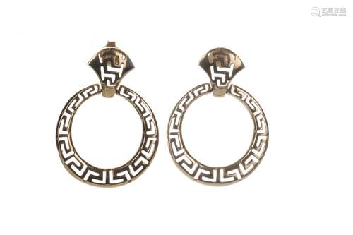 A PAIR OF HOOP EARRINGS