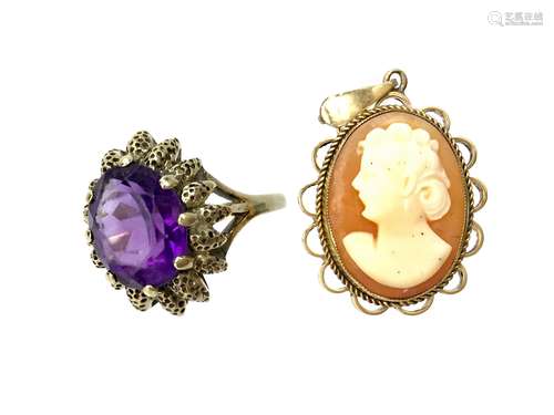 AN AMETHYST DRESS RING AND A CAMEO PENDANT