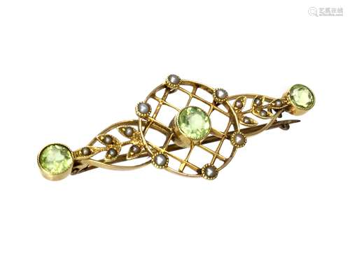 A GREEN GEM AND SEED PEARL BAR BROOCH