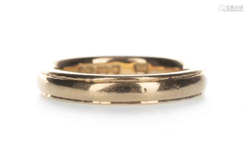 A GOLD WEDDING RING