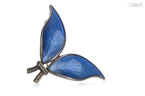 A NORWEGIAN ENAMELLED SILVER BROOCH BY DAVID ANDERSEN