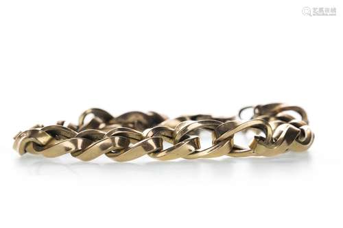 A GOLD BRACELET