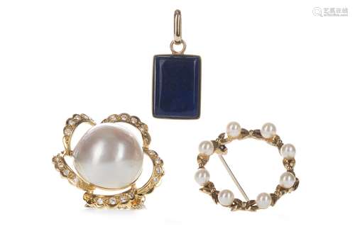 TWO PEARL BROOCHES AND A LAPIS LAZULI PENDANT