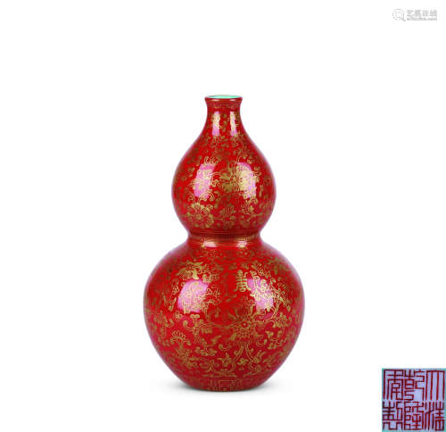 清 珊瑚红釉描金番莲纹葫芦瓶