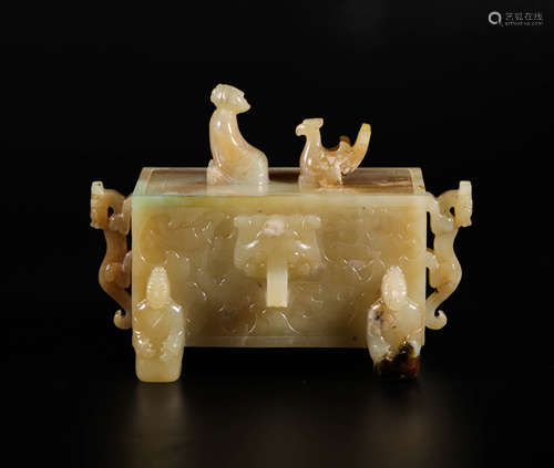 hetian jade character jewlery container from Han漢代和田玉人物首飾盒