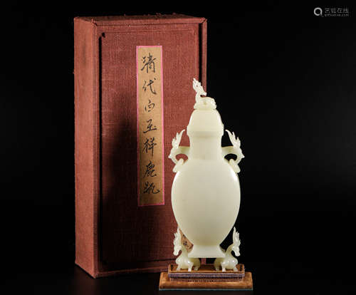 hetian jade vase from Qing清代和田玉五鹿同財賞瓶