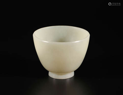 hetian jade cup from Qing清代和田玉酒杯