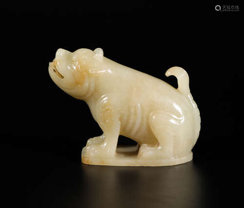 hetian jade sitting beast from Qing清代和田玉坐獸