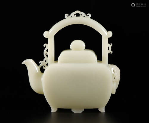 hetian jade tea pot from Qing清代和田玉提梁壺