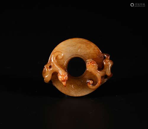 hetian jade dragon pattern pendant from Han漢代和田玉雙赤龍佩