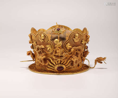 gold cap crown with gem inlayed from Qing 清代嵌宝石纯金帽冠