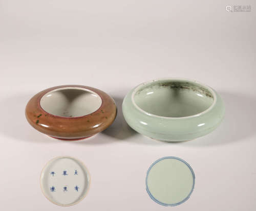 A Pair of Single Colored Glazed Pen Washers from Qing清代單色釉筆洗兩個