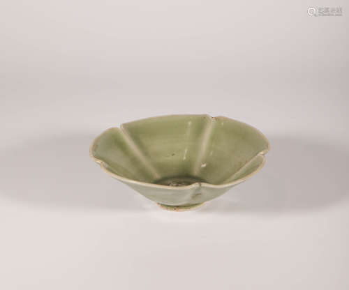 Green Porcelain Bowl from Song宋代青瓷鬥笠碗