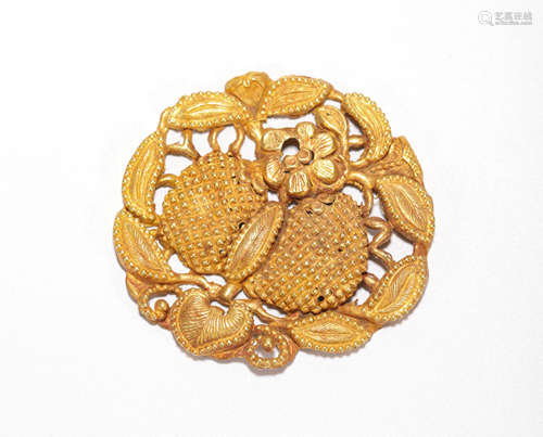 Gold Floral Ornament from Qing清代純金花卉佩飾