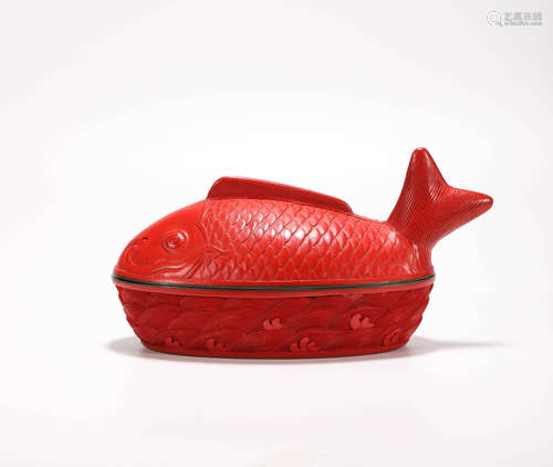 Lacquerware Holding Box in Fish form from Qing'清代剔紅魚型捧盒