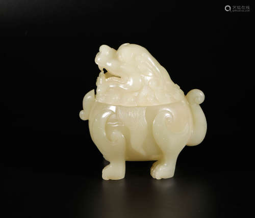 HeTian Jade Lamp Censer in Lion form from Qing清代和田玉狮子香薰爐