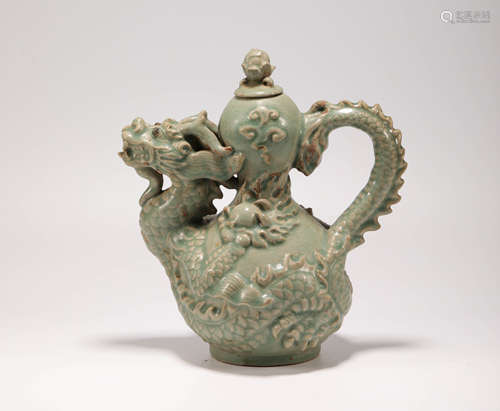 Green Porcelain Holding Vase in Dragon Grain from Song宋代龍紋青瓷執壺