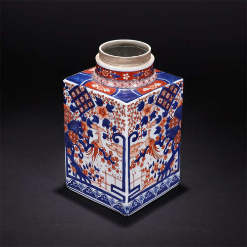 A Chinese Blue and White Famille Verte Floral Porcelain Square Jar