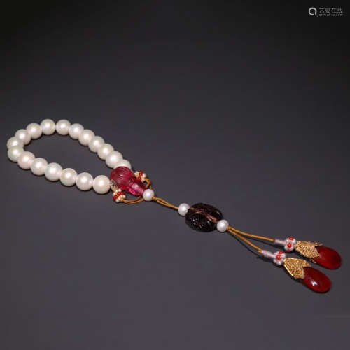 A Chinese Pearls Beads Hand String