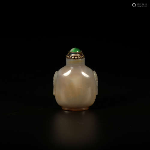 A Chinese Agate Lion Ears Snuff Bottle