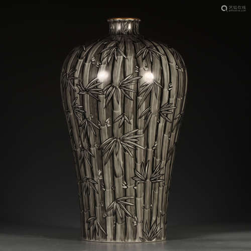 A Chinese Grisaille Bamboo Pattern Porcelain Vase