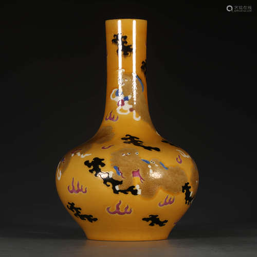 A Chinese Yellow Plain Tricolour Beast Painted Porcelain Vase