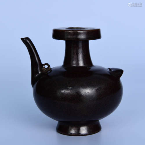 A Chinese Ugyen Glazed Porcelain Oil Dropper