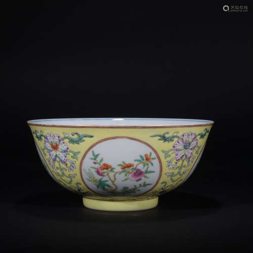 A Chinese Famille Rose Floral Porcelain Bowl