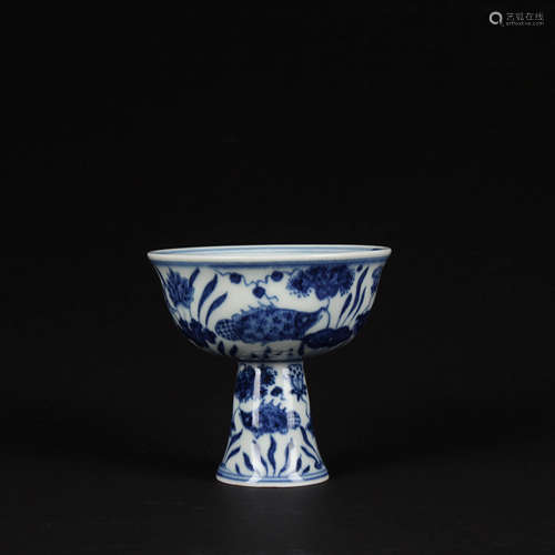 A Chinese Blue and White Porcelain Standing Cup