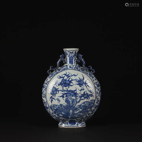 A Chinese Blue and White Painted Porcelain Vase