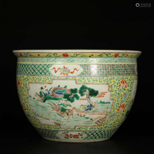 A Chinese Famille Rose Floral Porcelain Vat