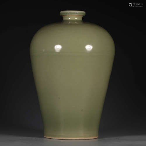 A Chinese celadon glaze Porcelain meiping Vase