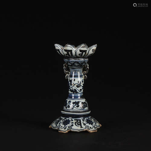 A Chinese Blue and White Porcelain candlestick