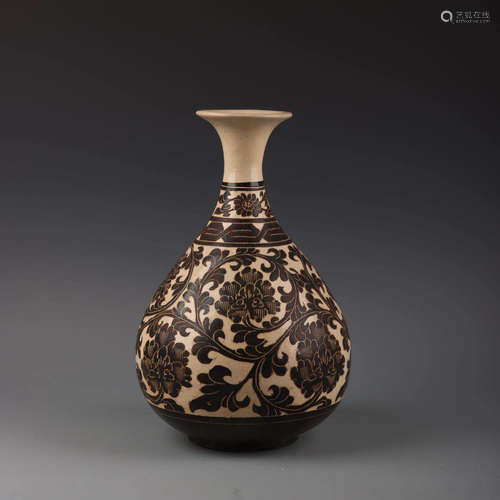 A Chinese Cizhou Kiln Floral Porcelain Vase