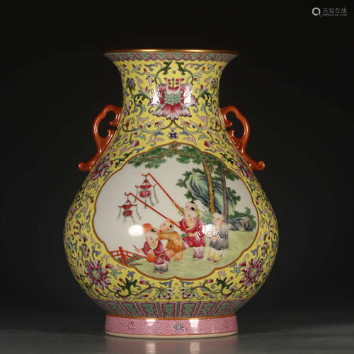 A Chinese Famille Rose Twine Pattern Porcelain Double Ears Vase