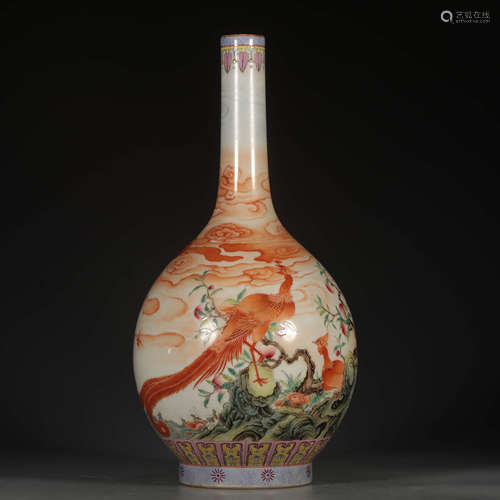 A Chinese Famille Rose Wood Grain Glaze Peacock Painted Porcelain Vase