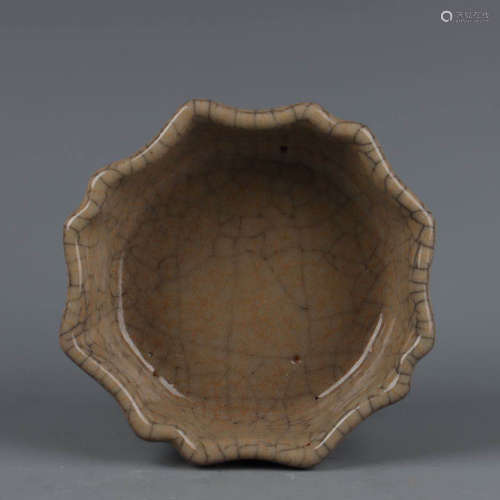 A Chinese Official Kiln Porcelain Hexagon Brush Washer