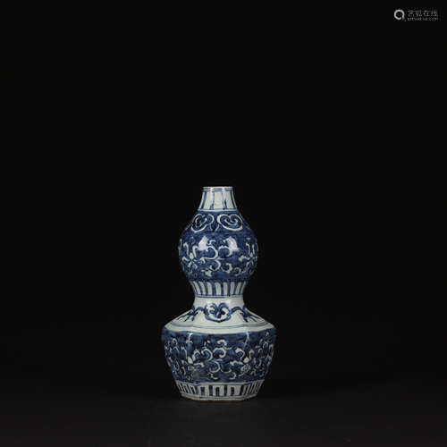 A Chinese Blue and White Porcelain Gourd-shaped Vase