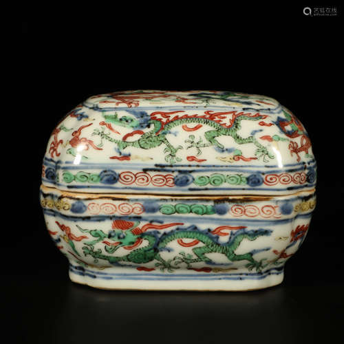 A Chinese Famille Verte Dragon&phoenix Pattern Porcelain Box with Cover