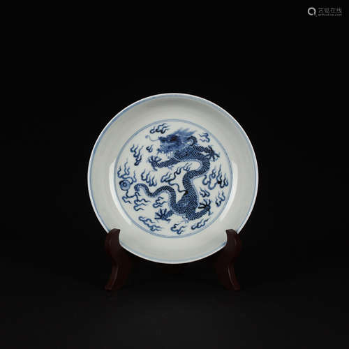 A Chinese Blue and White Dragon Pattern Porcelain Plate