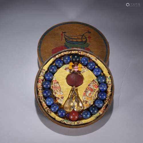 A Chinese 18pcs Lasurite Beads with lacquer Box