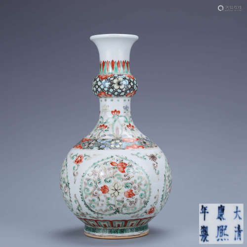 A Chinese Famille verte Floral Porcelain Flower Vase