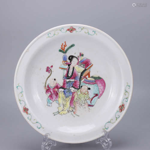 A Chinese Famille Rose Figure Painted  Porcelain Plate