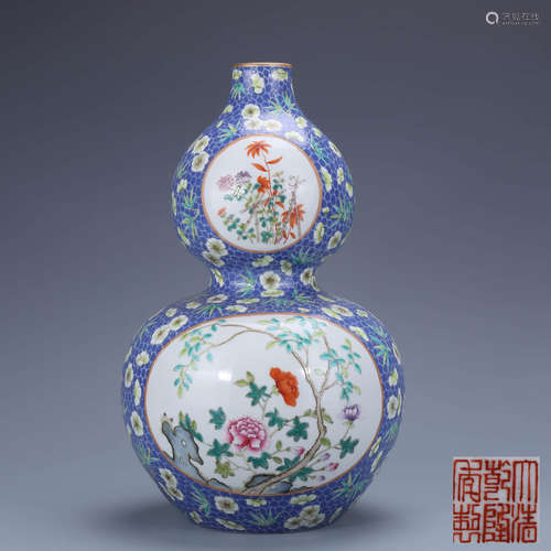 A Chinese Blue Floral Porcelain Gourd-shaped Vase